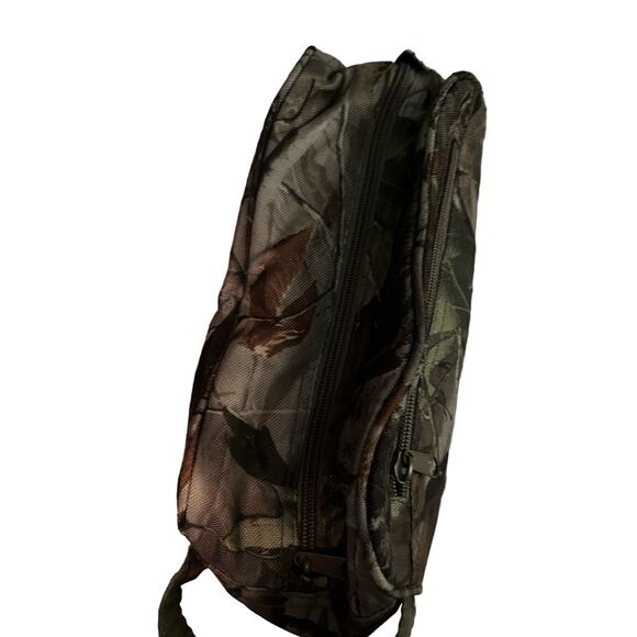 Realtree Camoflauge zipper pouch w handle with Scent-A-Way writing Preowned - Picture 2 of 4